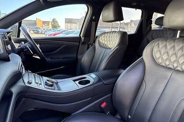 Hyundai SANTA FE 1.6 TGDi Hybrid Ultimate 5dr 4WD Auto Black