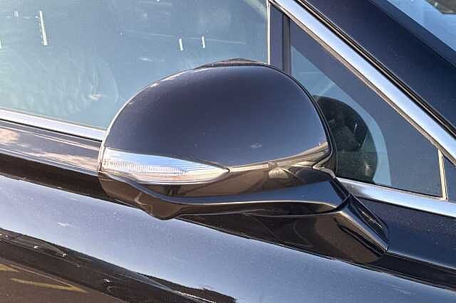 Hyundai SANTA FE 1.6 TGDi Hybrid Ultimate 5dr 4WD Auto Black