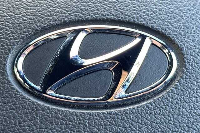 Hyundai SANTA FE 1.6 TGDi Hybrid Ultimate 5dr 4WD Auto Black