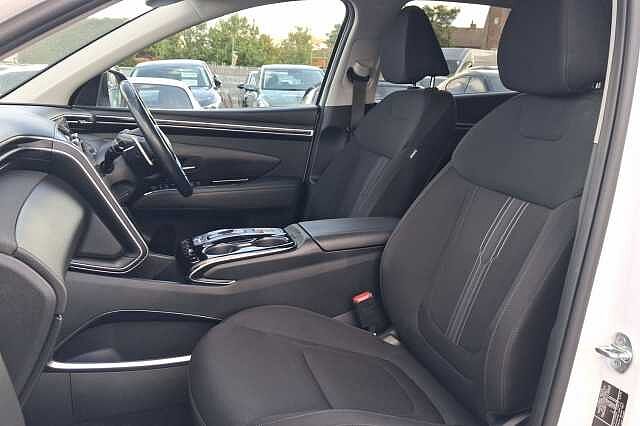 Hyundai TUCSON 1.6 TGDi Hybrid 230 Premium 5dr 2WD Auto Atlas White