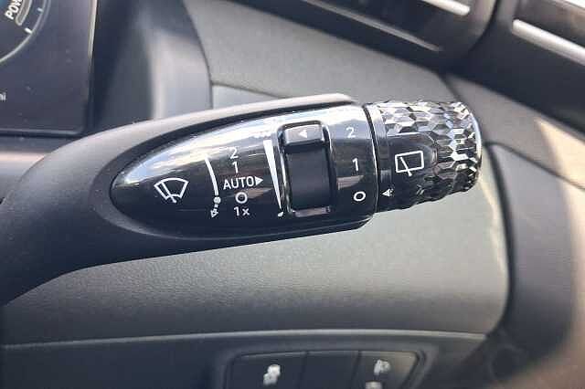 Hyundai TUCSON 1.6 TGDi Hybrid 230 Premium 5dr 2WD Auto Atlas White
