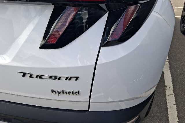 Hyundai TUCSON 1.6 TGDi Hybrid 230 Premium 5dr 2WD Auto Atlas White