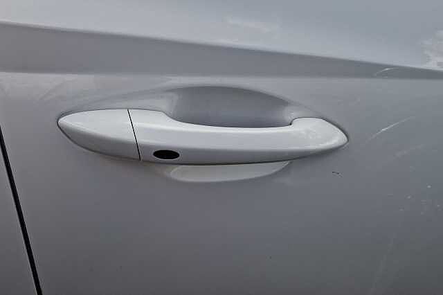 Hyundai TUCSON 1.6 TGDi Hybrid 230 Premium 5dr 2WD Auto Atlas White