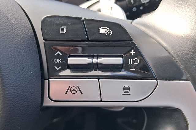 Hyundai TUCSON 1.6 TGDi Hybrid 230 Premium 5dr 2WD Auto Atlas White