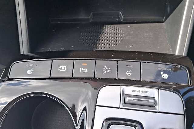 Hyundai TUCSON 1.6 TGDi Hybrid 230 Premium 5dr 2WD Auto Atlas White