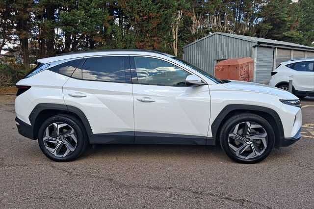 Hyundai TUCSON 1.6 TGDi Hybrid 230 Premium 5dr 2WD Auto Atlas White