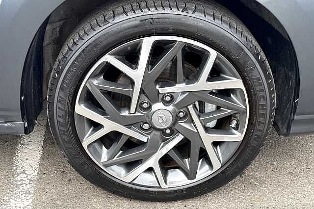 Hyundai KONA 1.6 GDi Hybrid Premium 5dr DCT White