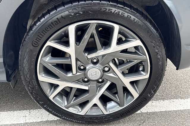 Hyundai KONA 1.6 GDi Hybrid Premium 5dr DCT White