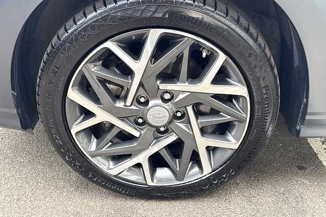 Hyundai KONA 1.6 GDi Hybrid Premium 5dr DCT White