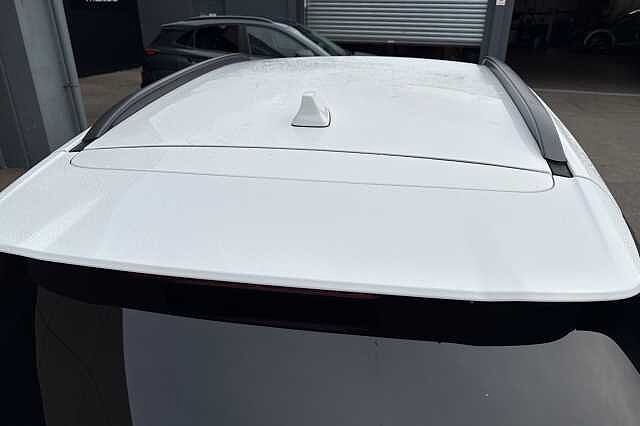 Hyundai KONA 1.6 GDi Hybrid Premium 5dr DCT White