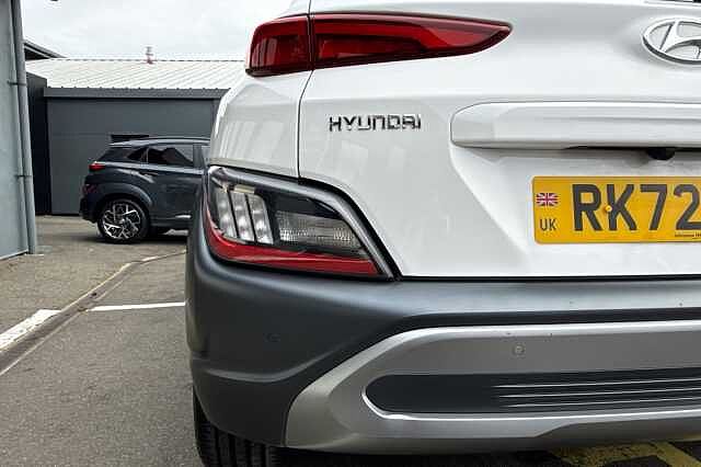 Hyundai KONA 1.6 GDi Hybrid Premium 5dr DCT White