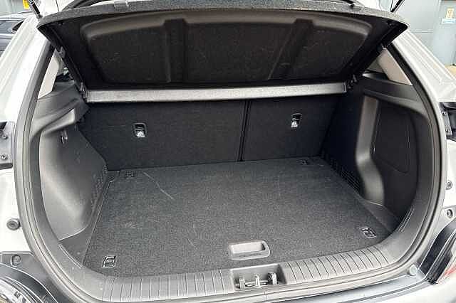 Hyundai KONA 1.6 GDi Hybrid Premium 5dr DCT White