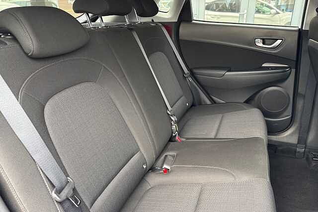 Hyundai KONA 1.6 GDi Hybrid Premium 5dr DCT White