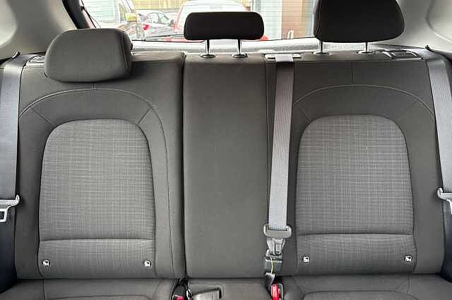 Hyundai KONA 1.6 GDi Hybrid Premium 5dr DCT White