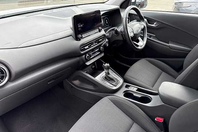 Hyundai KONA 1.6 GDi Hybrid Premium 5dr DCT White