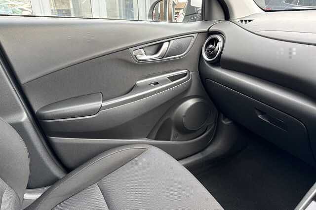 Hyundai KONA 1.6 GDi Hybrid Premium 5dr DCT White