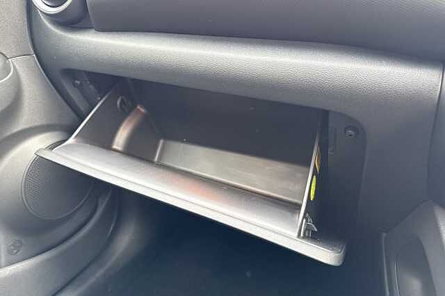 Hyundai KONA 1.6 GDi Hybrid Premium 5dr DCT White