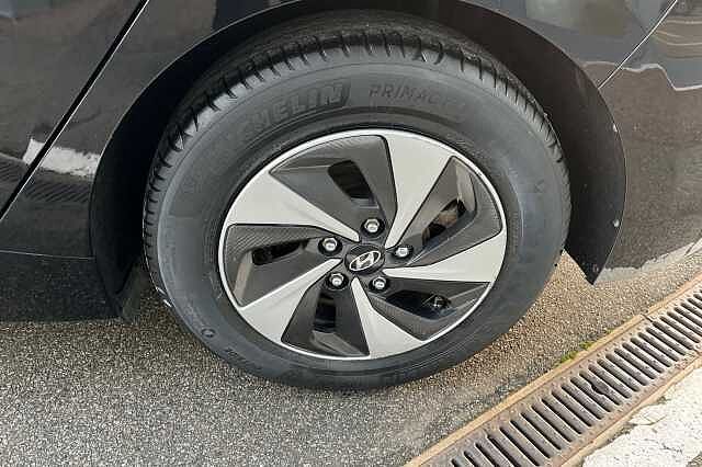 Hyundai IONIQ 1.6 GDi Hybrid SE 5dr DCT