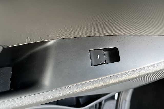 Hyundai IONIQ 1.6 GDi Hybrid SE 5dr DCT