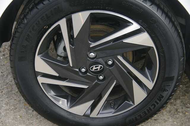 Hyundai I20 1.0 T-GDi 100ps SE Connect 48 Volt Hybrid White