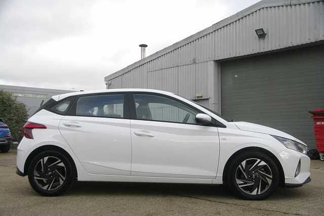 Hyundai I20 1.0 T-GDi 100ps SE Connect 48 Volt Hybrid White
