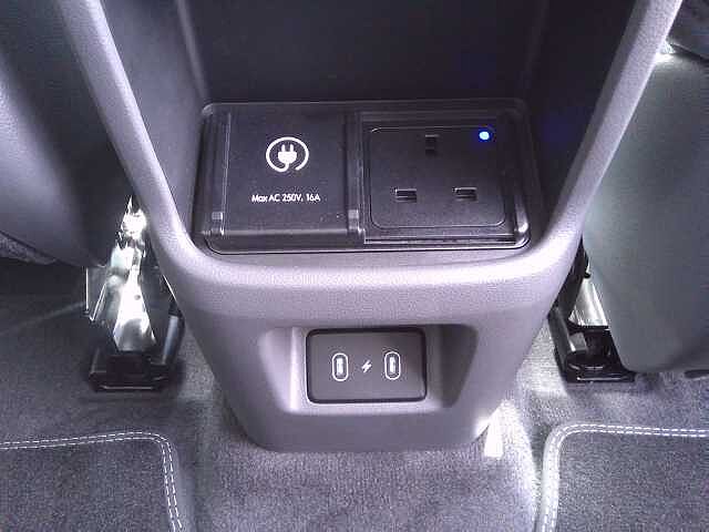 Hyundai KONA E (218ps) Ultimate Atlas White