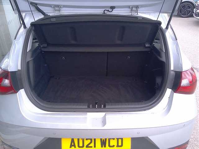 Hyundai I20 1.0 T-GDi 100ps SE Connect 48 Volt Hybrid Sleek Silver