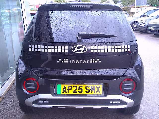 Hyundai INSTER 85kW 02 49kWh 5dr Auto Abyss Black