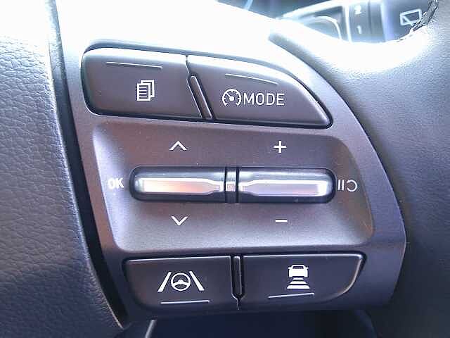 Hyundai KONA 1.6 GDi Hybrid Ultimate 5dr DCT Pulse Red