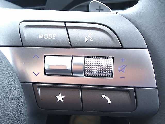 Hyundai KONA 1.6 Hybrid 129 Ultimate 5dr DCT Atlas White