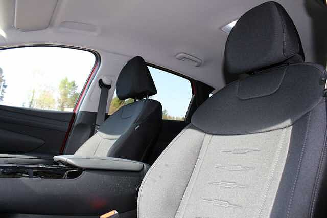 Hyundai TUCSON Advance 1.6T MHEV DCT Engine Red