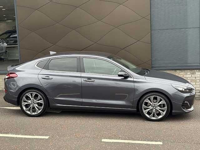 Hyundai i30 Fastback Premium 1.4 140PS 6MT