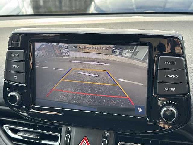 Hyundai i30 SE Connect 1.0T MHEV 120PS 6MT