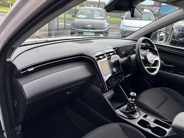Hyundai TUCSON Premium WHITE