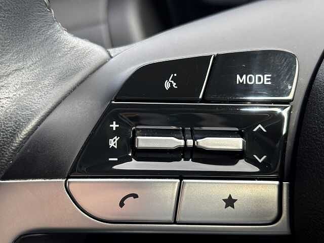 Hyundai TUCSON Premium WHITE