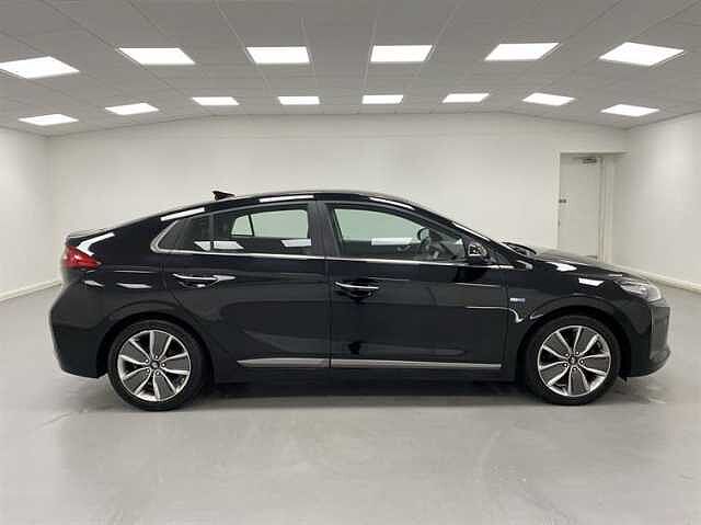 Approved Used Hyundai IONIQ Hybrid For Sale | Hyundai UK