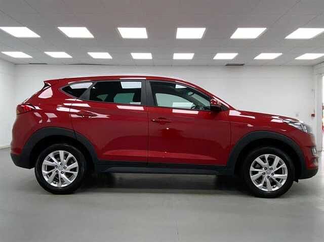 Hyundai TUCSON 1.6 GDi SE Nav 5dr 2WD RED