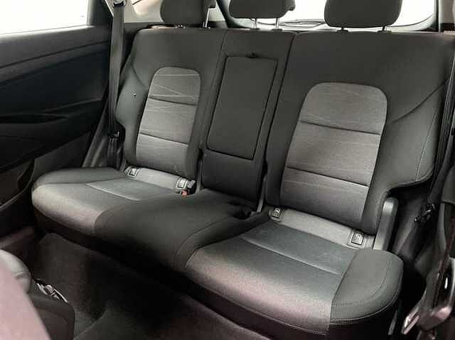 Hyundai TUCSON 1.6 GDi SE Nav 5dr 2WD RED