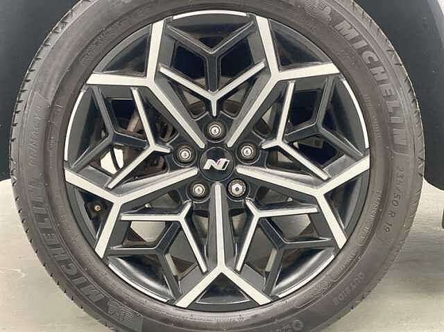 Hyundai TUCSON 1.6 TGDi Plug-in Hybrid N Line S 5dr 4WD Auto SILVER