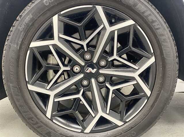 Hyundai TUCSON 1.6 TGDi Plug-in Hybrid N Line S 5dr 4WD Auto SILVER