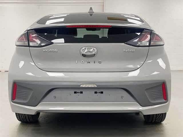 Hyundai IONIQ 1.6 GDi Hybrid Premium SE 5dr DCT