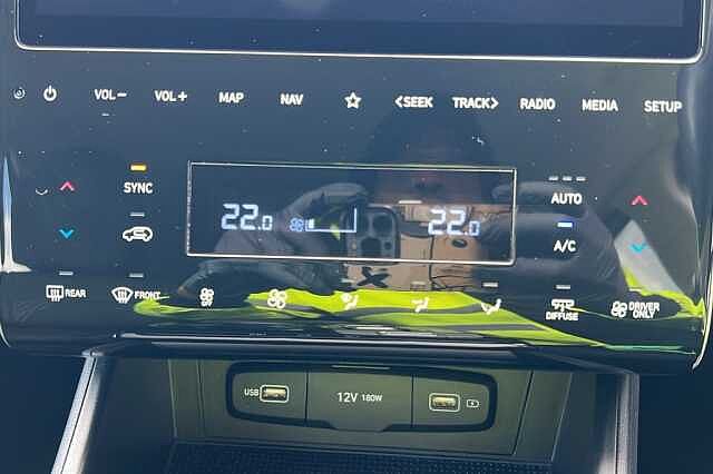 Hyundai TUCSON 1.6 TGDi Hybrid 230 SE Connect 5dr 2WD Auto Polar White