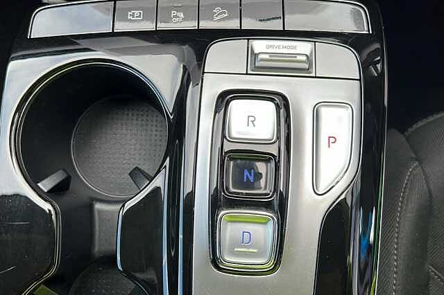 Hyundai TUCSON 1.6 TGDi Hybrid 230 SE Connect 5dr 2WD Auto Polar White