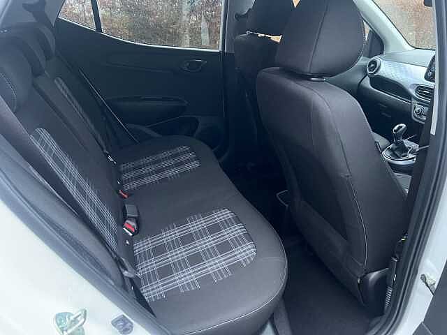 Hyundai I10 1.0 MPi Premium 5dr Auto White