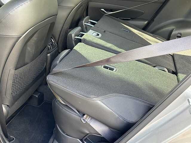Hyundai TUCSON 1.6T Hybrid Ultimate 5dr Auto Shimmering Slvr
