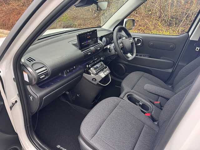 Hyundai INSTER 85kW 02 49kWh 5dr Auto Atlas White