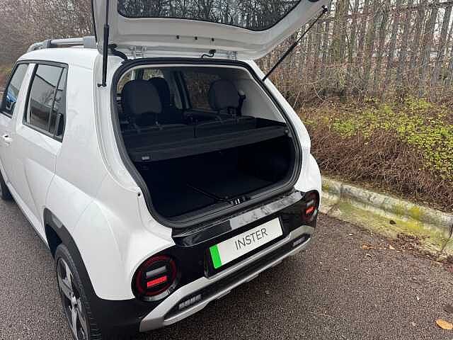 Hyundai INSTER 85kW 02 49kWh 5dr Auto Atlas White