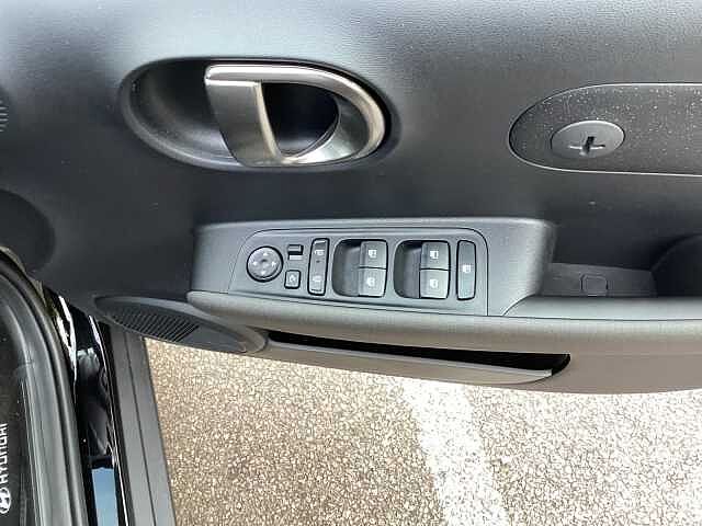 Hyundai INSTER 85kW 02 49kWh 5dr Auto Abyss Black