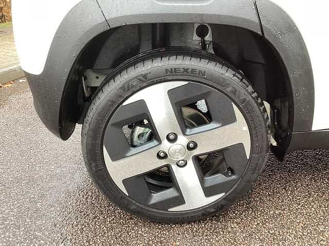 Hyundai INSTER 85kW 02 49kWh 5dr Auto Natural Ivory