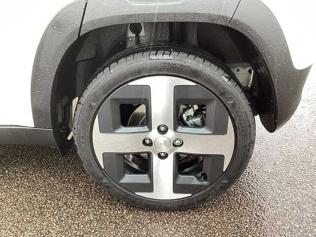 Hyundai INSTER 85kW 02 49kWh 5dr Auto Natural Ivory